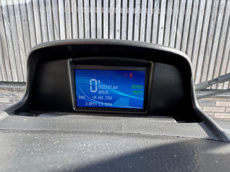 Vehicle Image 9