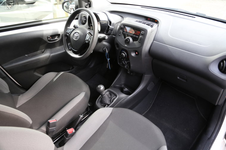 Vehicle Image 4