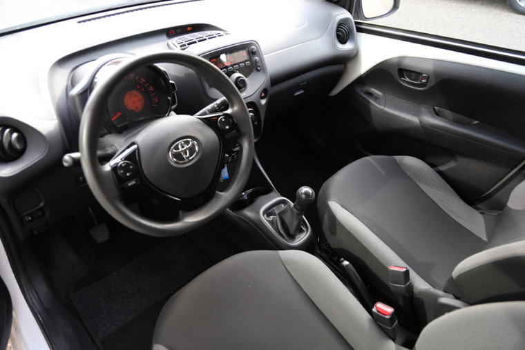 Vehicle Image 6