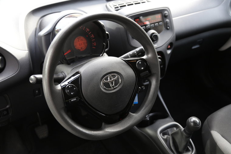 Vehicle Image 8