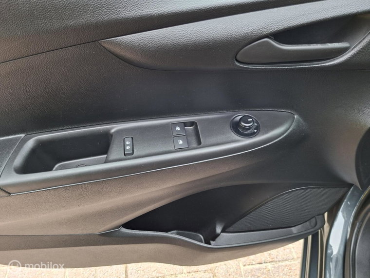 Vehicle Image 28