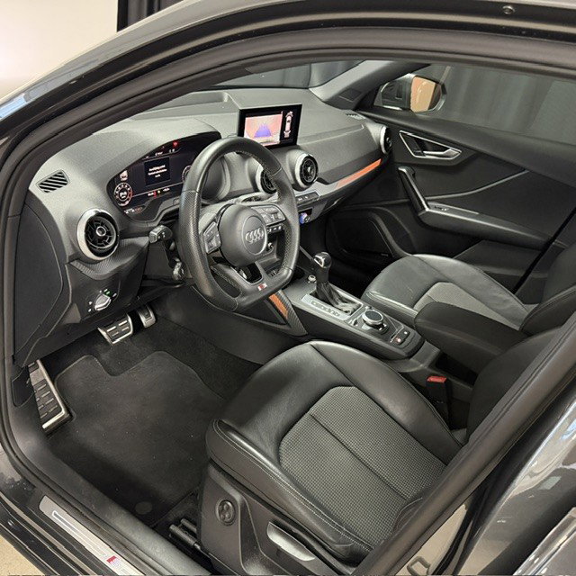 Vehicle Image 14
