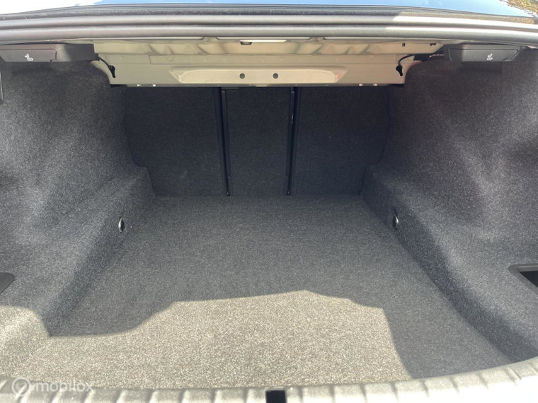 Vehicle Image 42