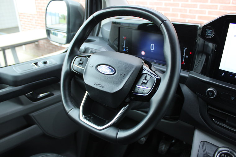 Vehicle Image 13
