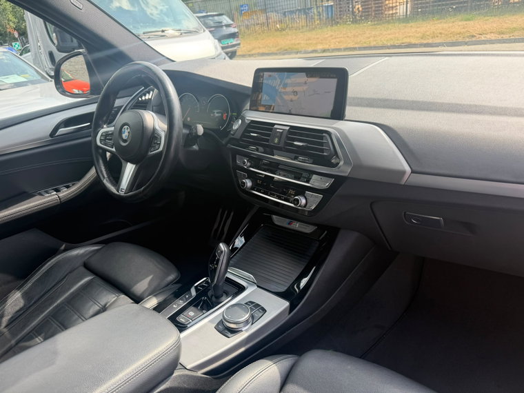 Vehicle Image 26
