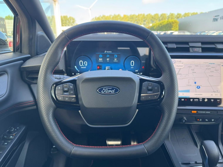 Vehicle Image 24