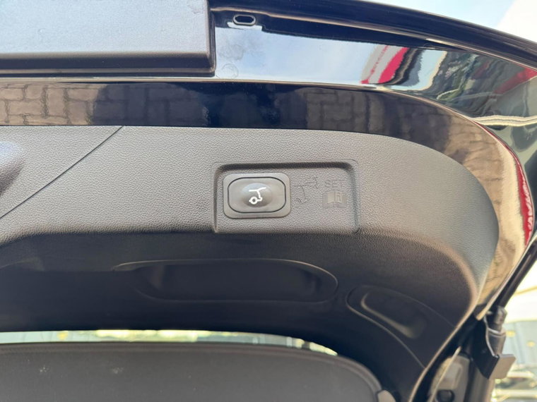 Vehicle Image 48