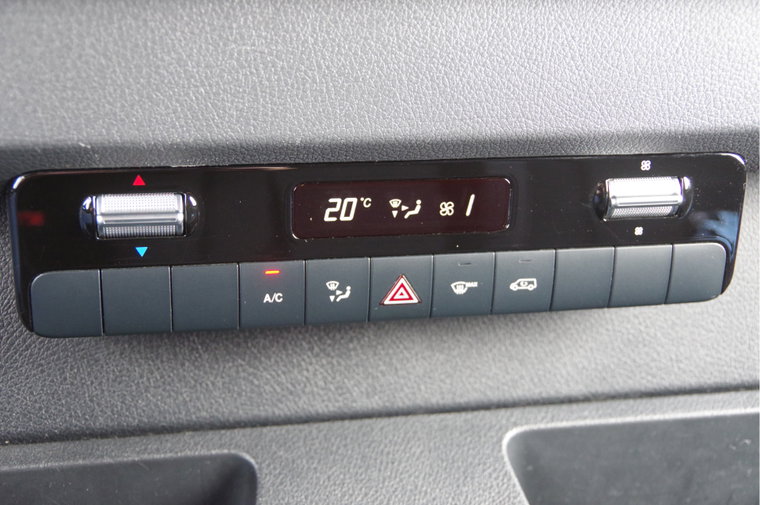 Vehicle Image 26