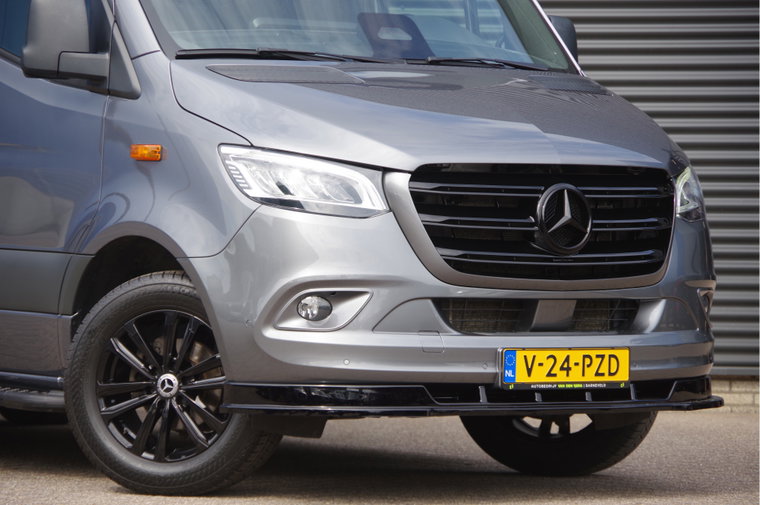 Vehicle Image 32