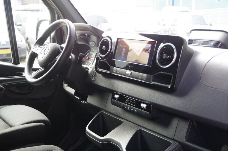 Vehicle Image 36