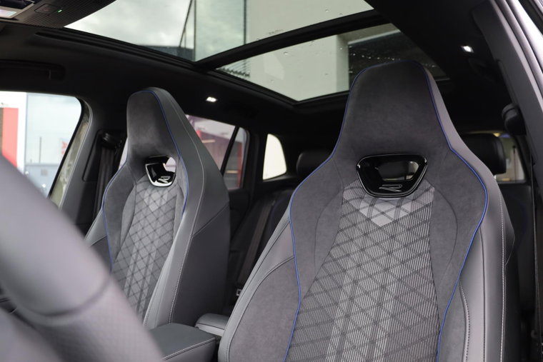Vehicle Image 14