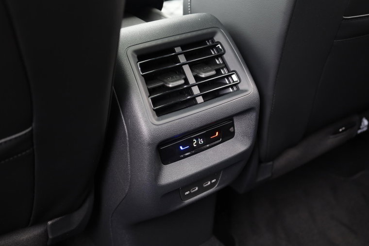 Vehicle Image 45