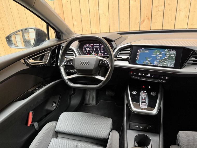 Vehicle Image 38