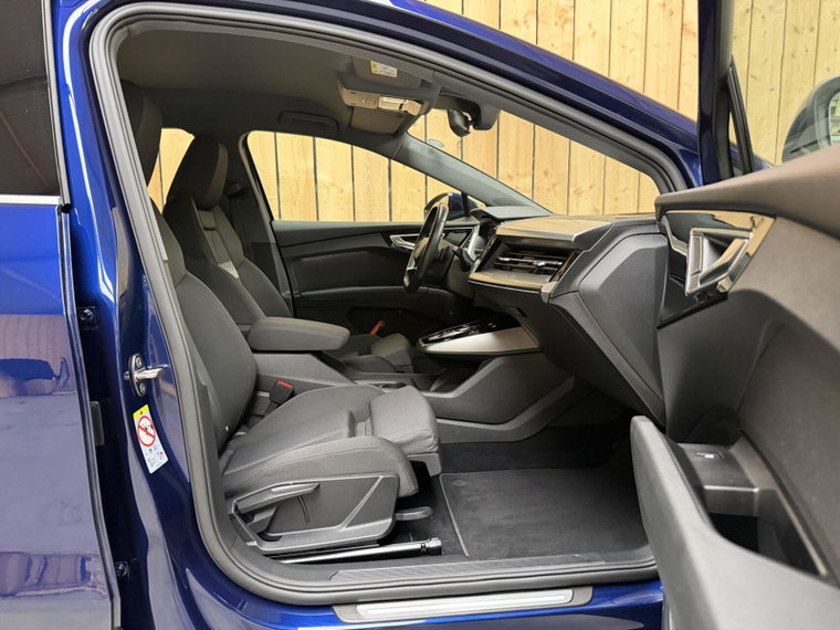 Vehicle Image 60