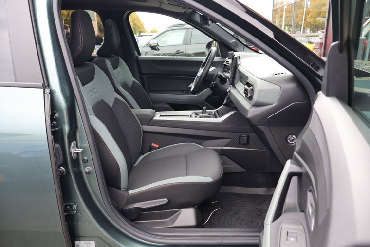 Vehicle Image 12