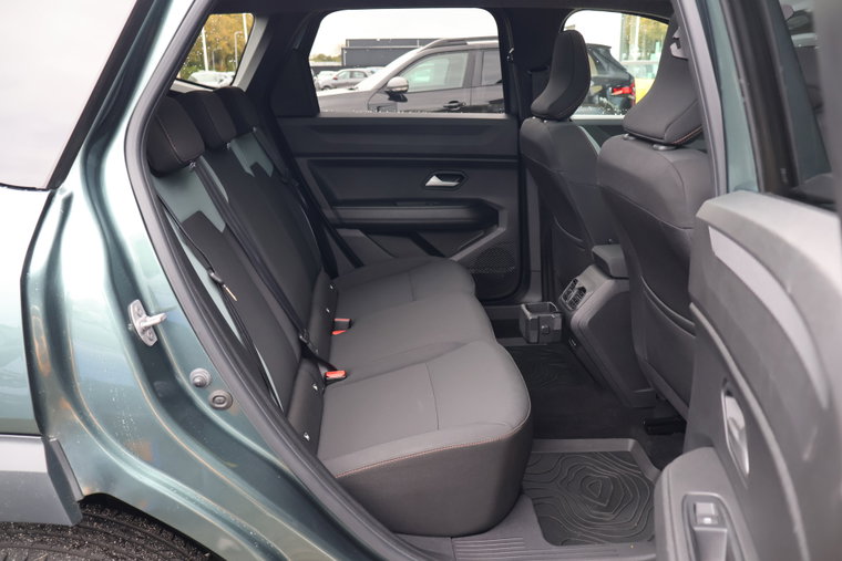 Vehicle Image 19