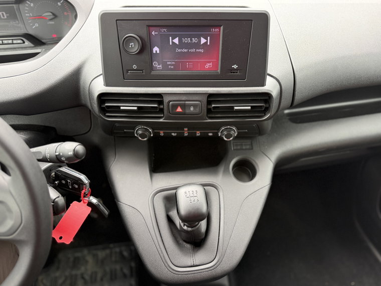 Vehicle Image 17