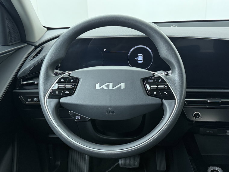 Vehicle Image 38