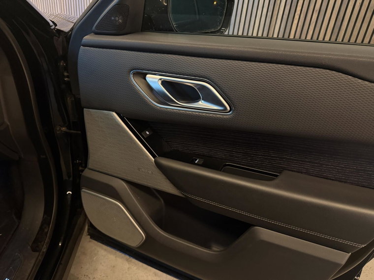 Vehicle Image 33