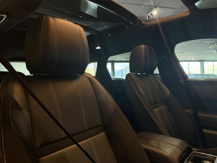 Vehicle Image 35