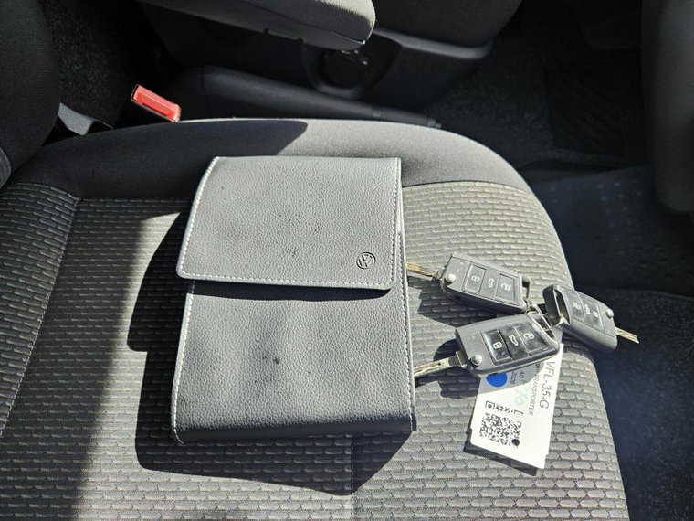 Vehicle Image 35