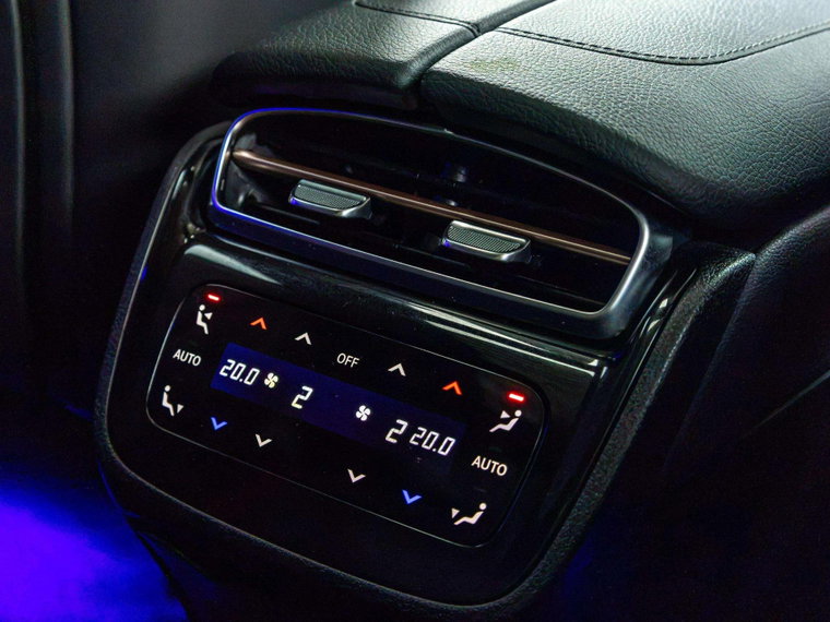 Vehicle Image 48