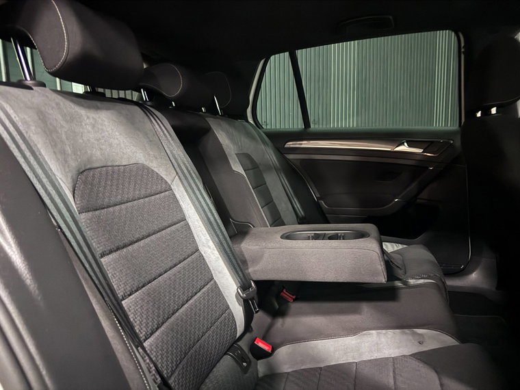 Vehicle Image 43