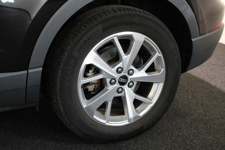 Vehicle Image 30