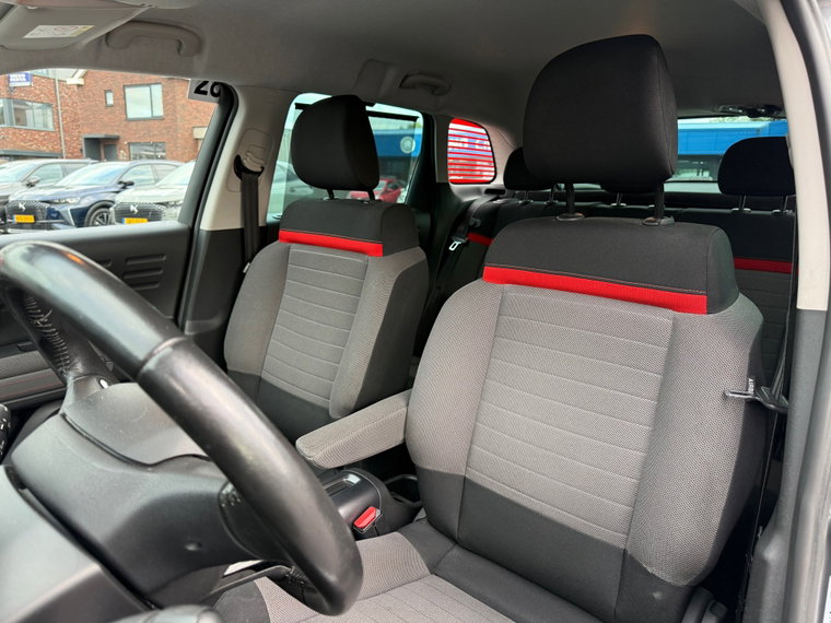Vehicle Image 18