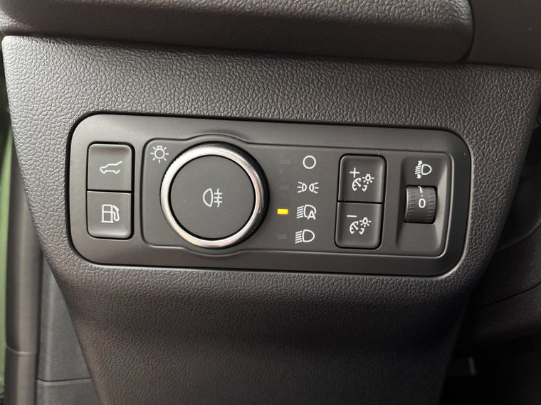 Vehicle Image 26