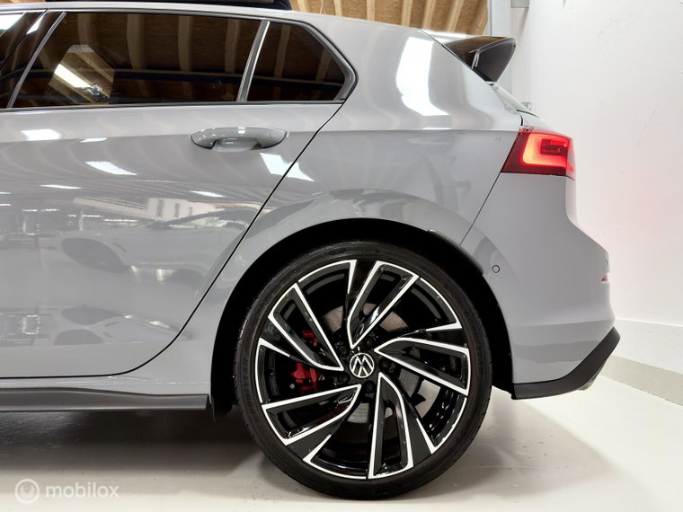 Vehicle Image 32