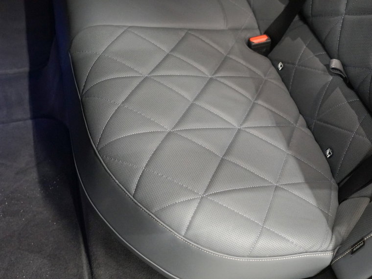Vehicle Image 35