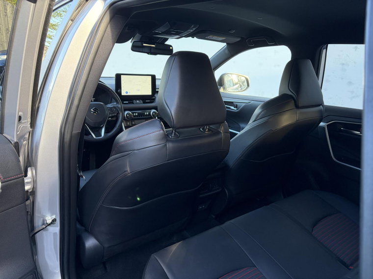 Vehicle Image 16
