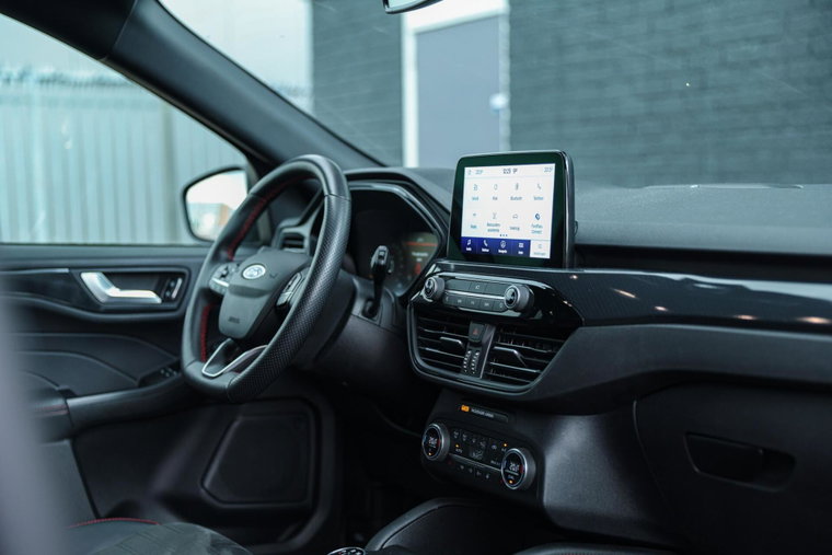 Vehicle Image 12