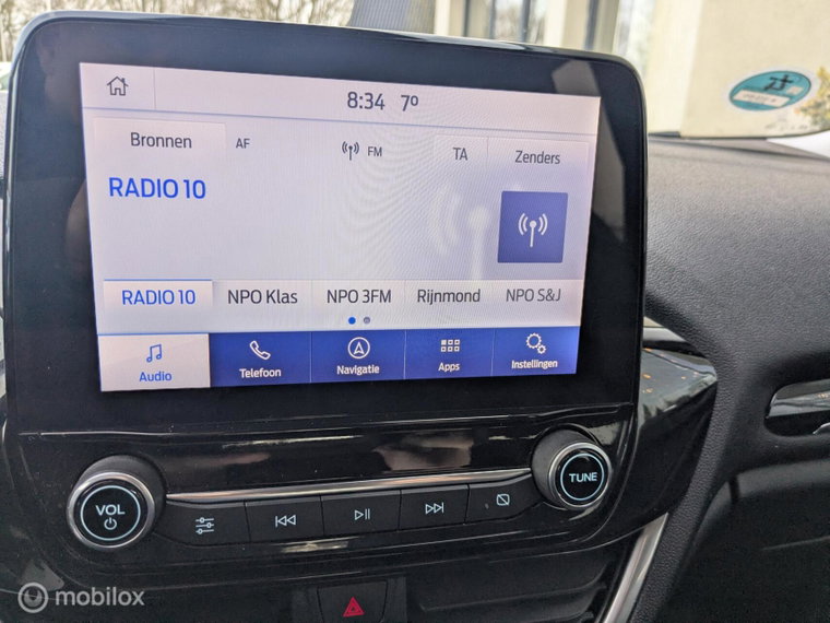 Vehicle Image 12