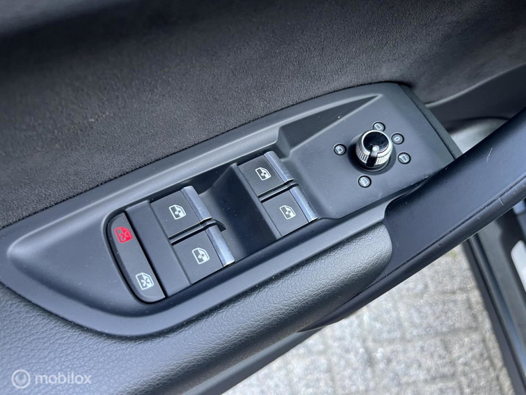 Vehicle Image 26