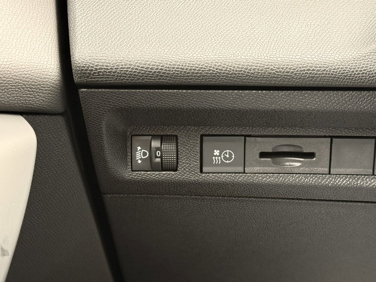 Vehicle Image 42