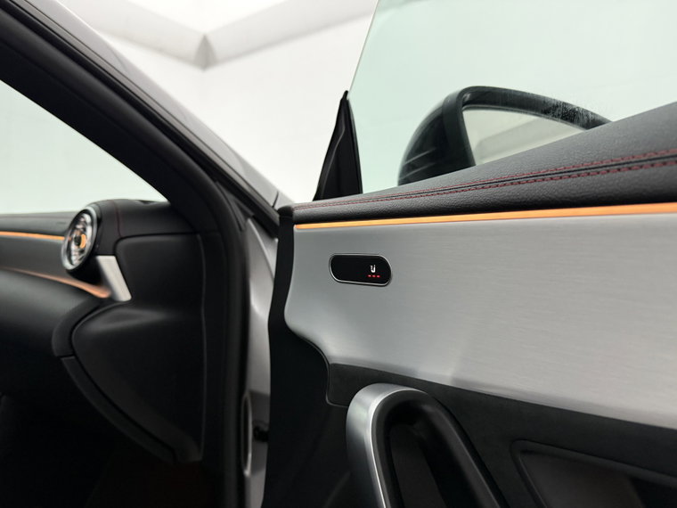 Vehicle Image 33