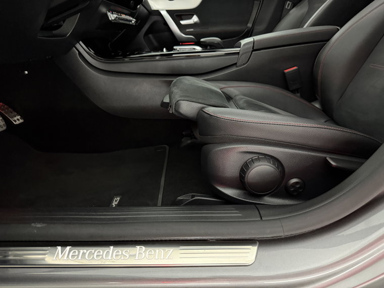 Vehicle Image 37