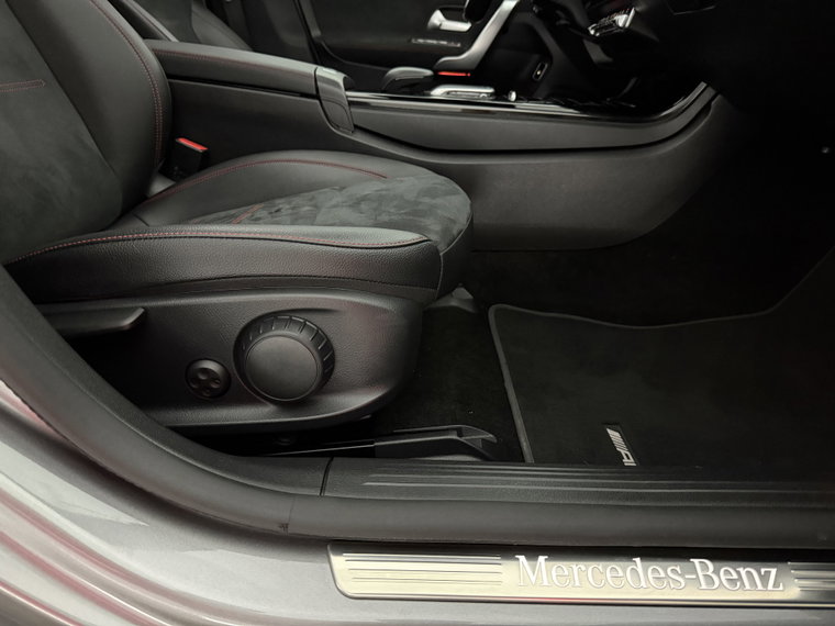 Vehicle Image 38