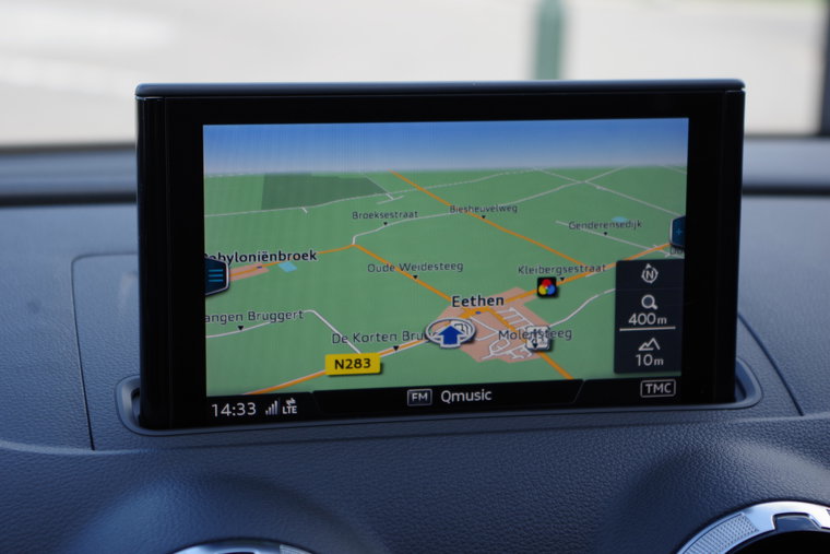 Vehicle Image 9