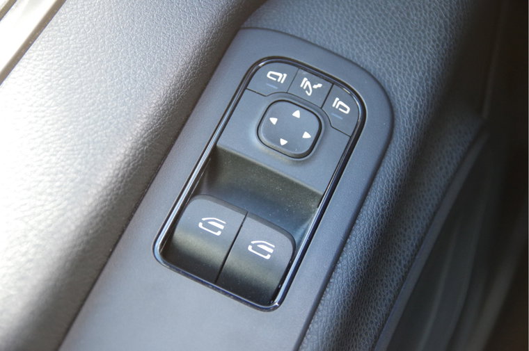 Vehicle Image 26