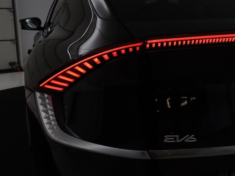 Vehicle Image 38