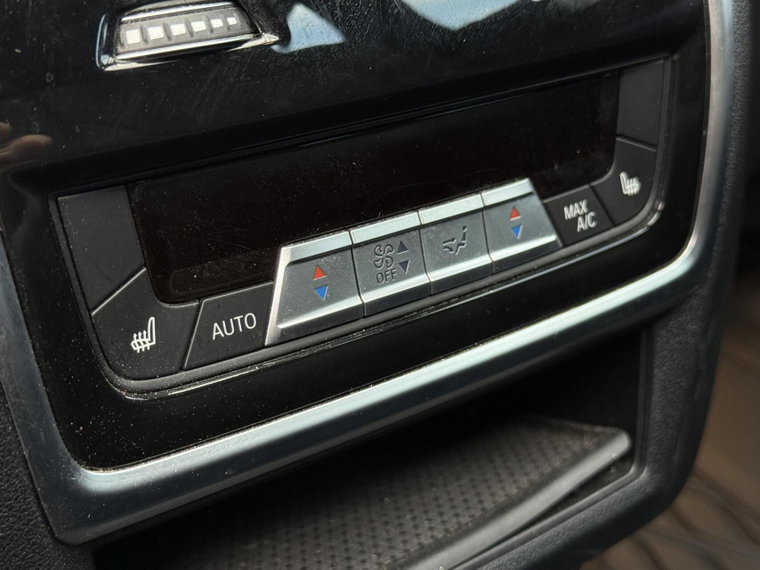 Vehicle Image 48