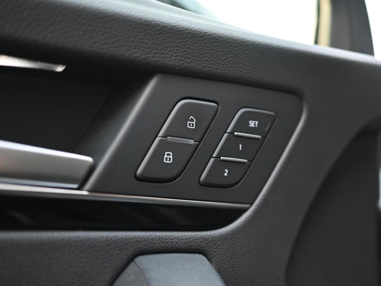 Vehicle Image 50