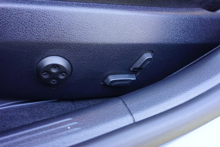 Vehicle Image 35