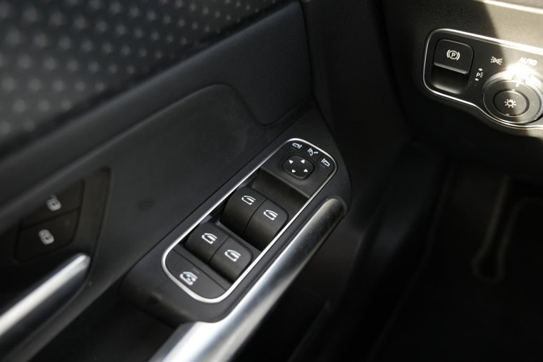 Vehicle Image 37