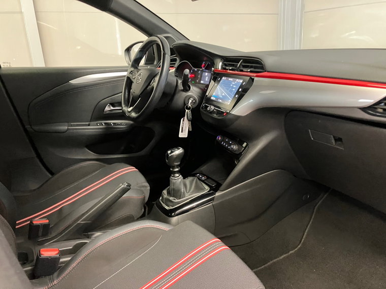 Vehicle Image 25