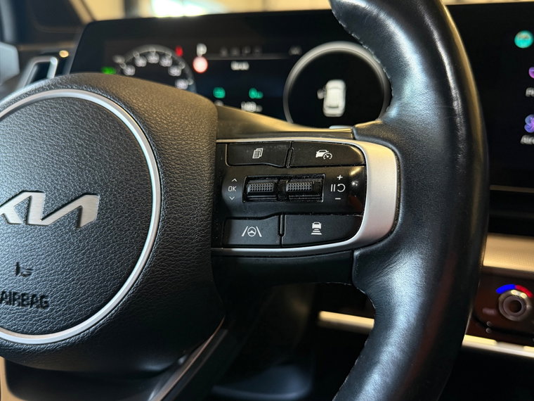 Vehicle Image 32