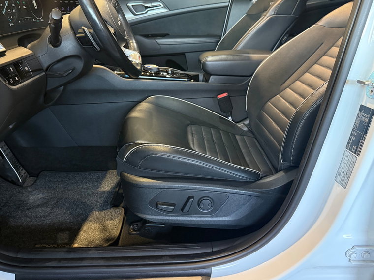Vehicle Image 38